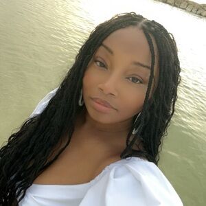 Meet your Posher, Victoria